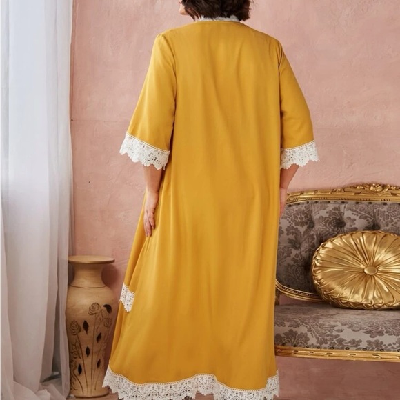 Brand New Lace Abaya - Picture 2 of 2